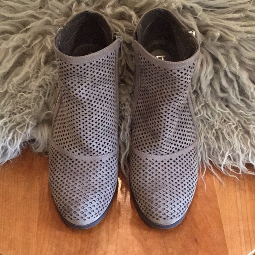 Bar lll Women’s Fashion Boots size 10